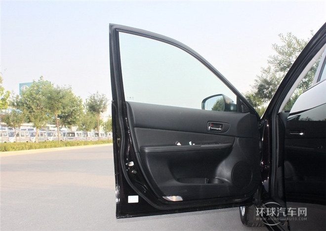 2015款 2.0L 自動豪華型