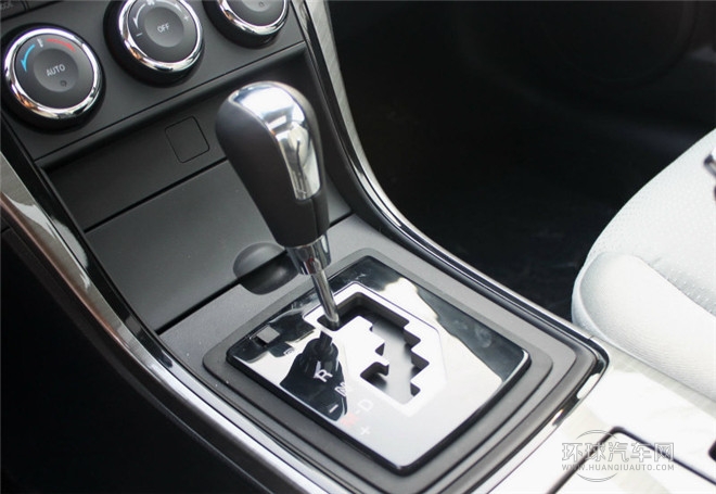 2015款 2.0L 自動豪華版