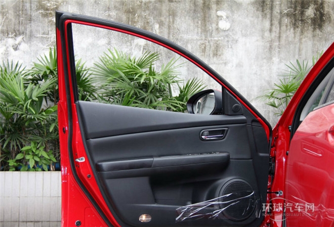 2015款 轎跑 2.0L 自動豪華版