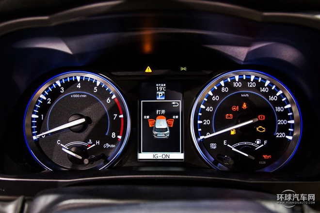 2015款 2.0T 四驅豪華版 7座