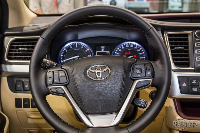 2015款 2.0T 四驅豪華版 7座