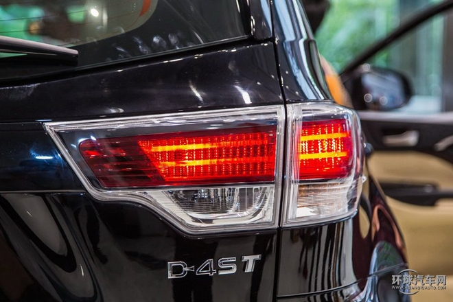 2015款 2.0T 四驅豪華版 7座