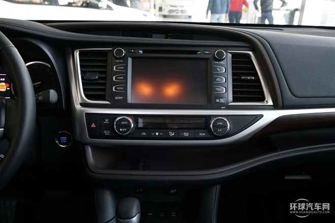 2015款 2.0T 四驅(qū)至尊版 7座