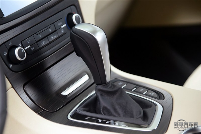 2015款 2.0T 自動豪華型