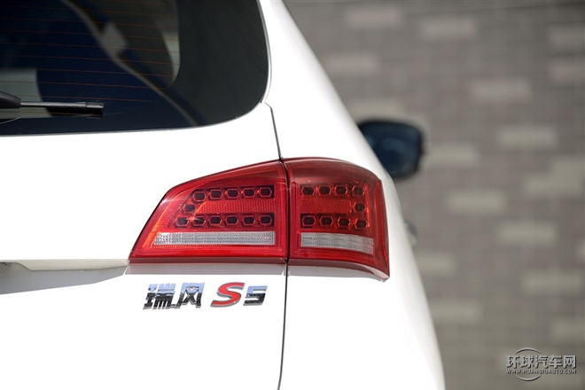 2015款 1.5T 手動(dòng)豪華型