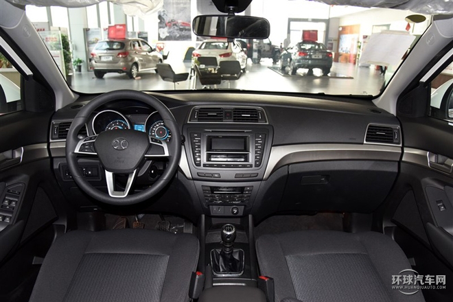 2015款 2.0T 手動豪華型