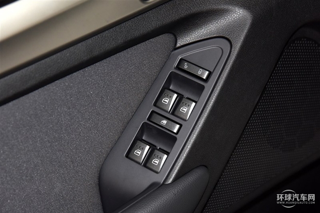 2015款 2.0T 手動舒適型