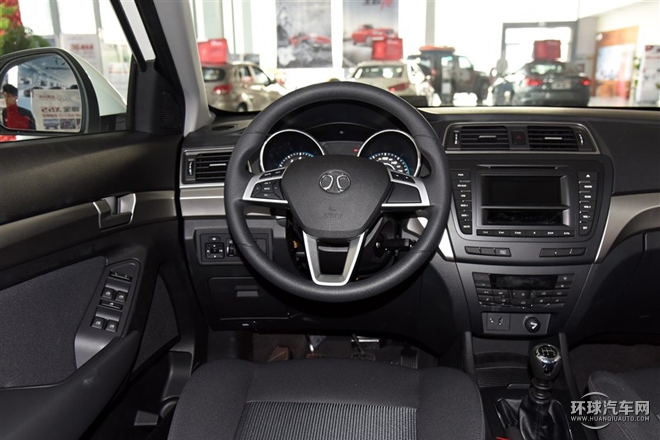 2015款 2.0T 手動舒適型