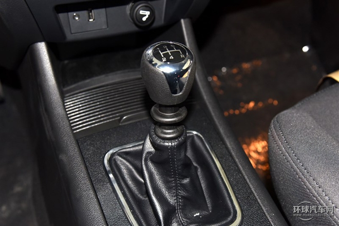 2015款 2.0T 手動舒適型