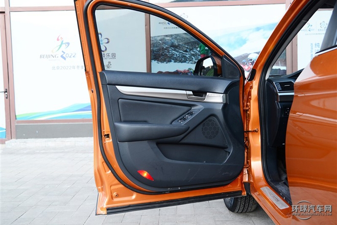 2015款 2.0T 自動豪華型