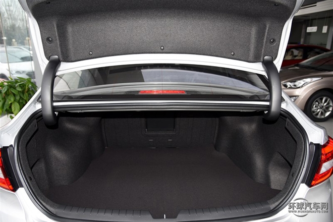 2015款 2.4L LUX至尊型