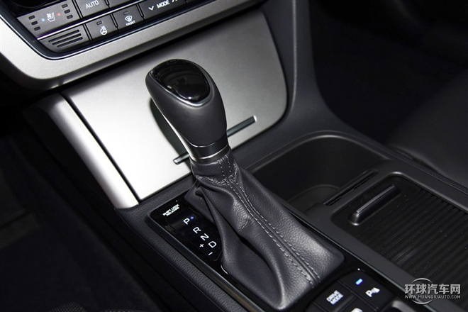 2015款 2.4L LUX至尊型