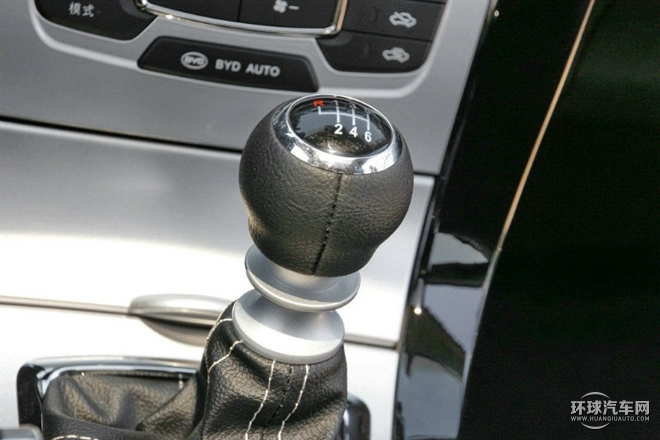 2015款 1.5L 手動(dòng)旗艦型