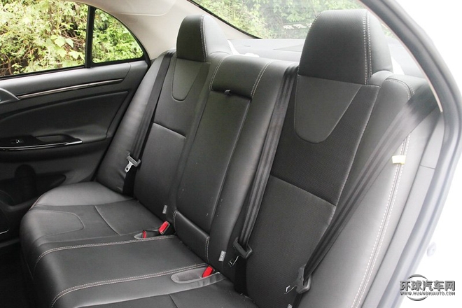 2015款 1.5L 手動舒適型