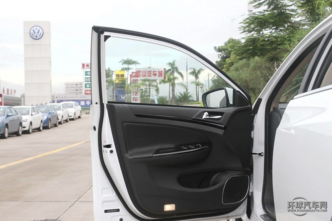 2015款 1.5L 手動舒適型