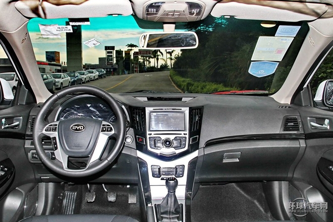 2015款 1.5L 手動(dòng)舒適型