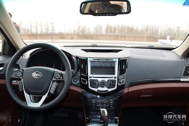 2015款 1.5L 自動(dòng)旗艦型