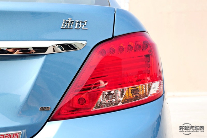 2015款 1.5L 自動舒適型