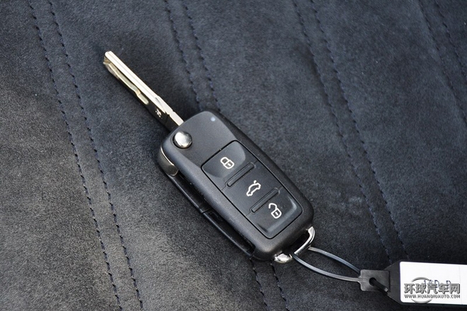 2015款 230TSI 自動豪華型