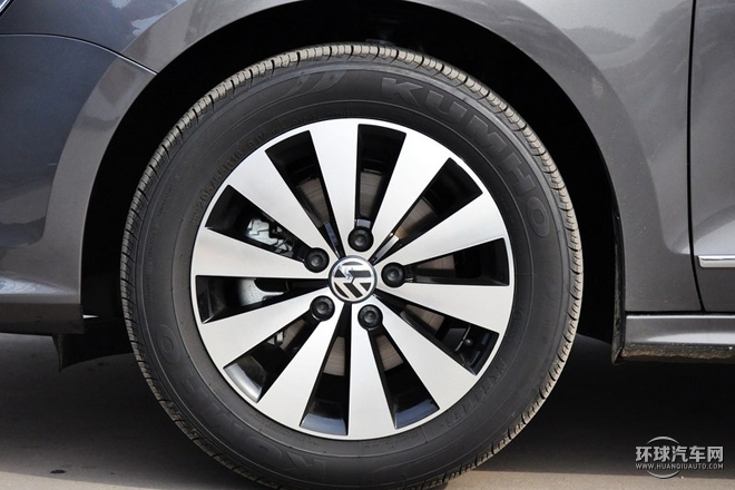 2015款 230TSI 自動豪華型