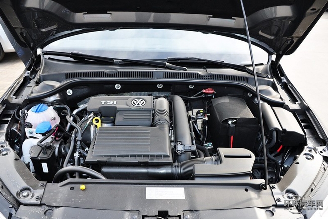 2015款 230TSI 自動豪華型