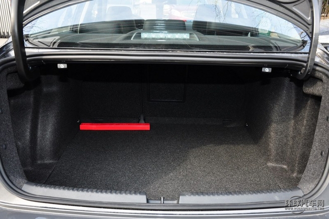 2015款 230TSI 自動豪華型