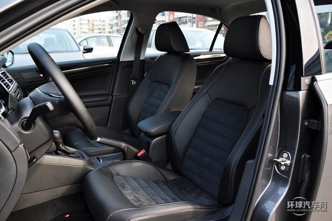 2015款 230TSI 自動豪華型