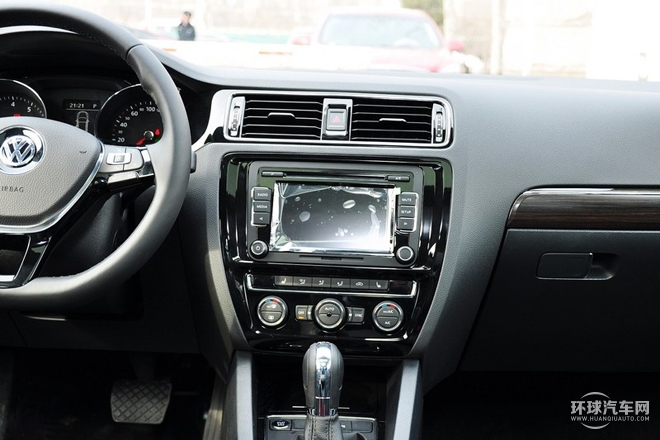 2015款 230TSI 自動豪華型