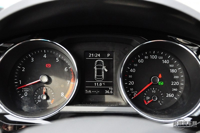 2015款 230TSI 自動豪華型