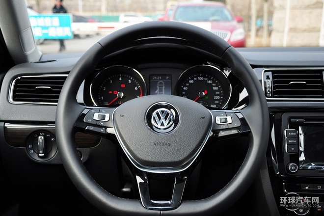 2015款 230TSI 自動豪華型