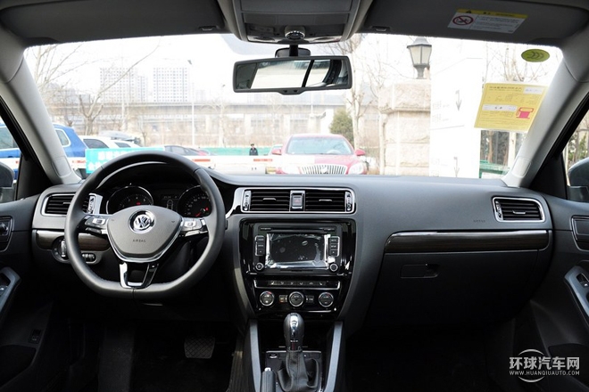 2015款 230TSI 自動(dòng)豪華型