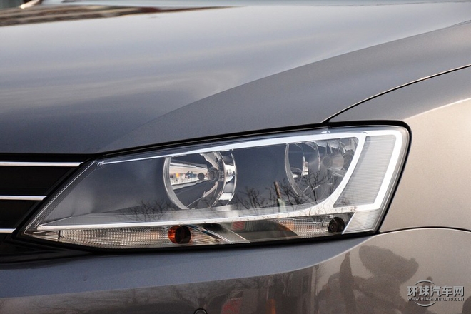 2015款 230TSI 自動豪華型