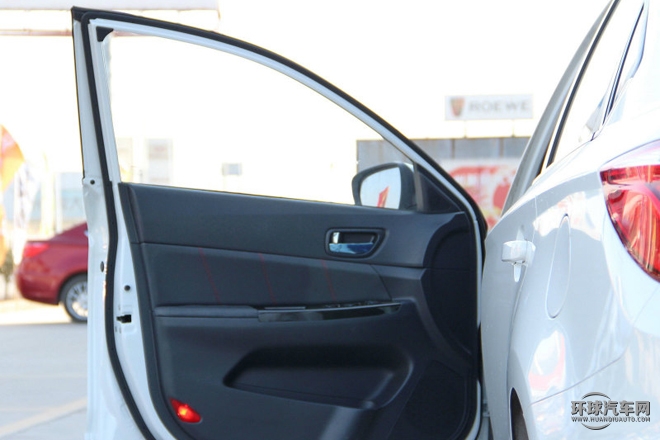 2015款 1.5T 自動運動豪華型