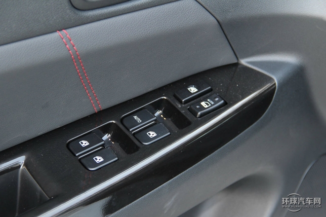 2015款 1.5T 自動運動豪華型