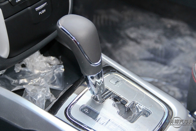 2015款 1.5T 自動運動豪華型