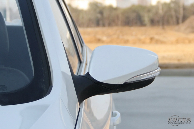 2015款 1.5T 自動運動尊貴型