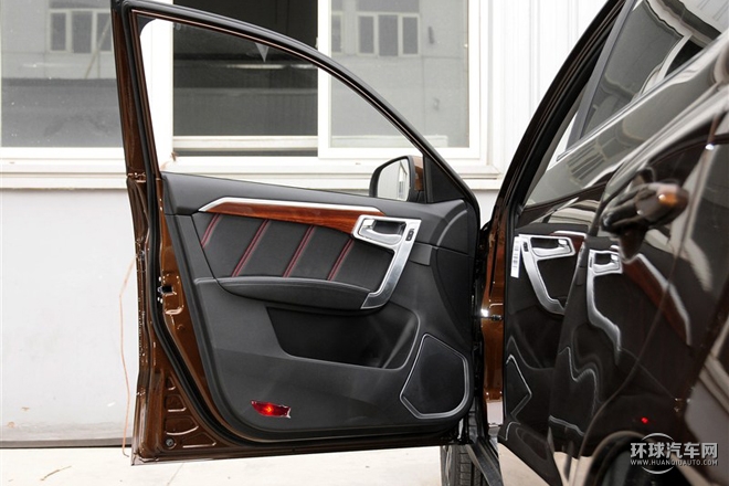 2015款 運動版 2.0L 自動豪華型