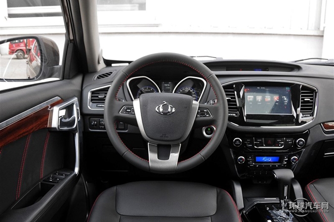 2015款 運(yùn)動(dòng)版 2.0L 自動(dòng)豪華型