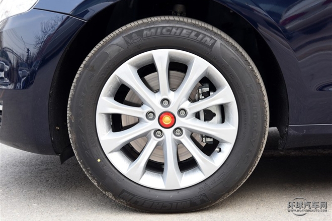 2015款 1.8T 豪華型