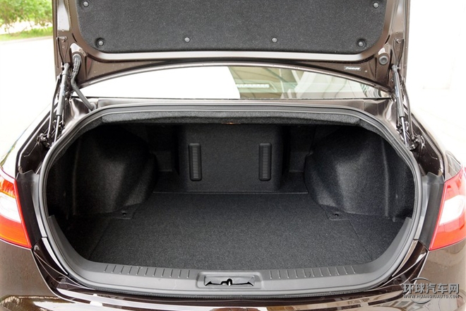 2015款 2.0T 尊貴型