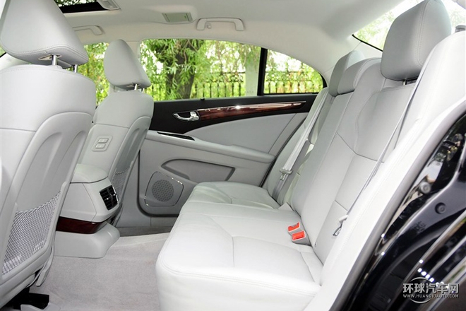 2015款 3.0L 尊貴型