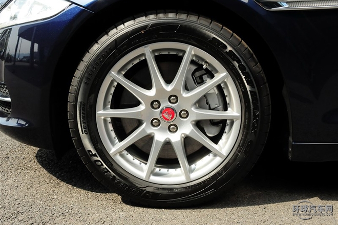 2015款 XJL 2.0T 兩驅(qū)典雅商務(wù)版