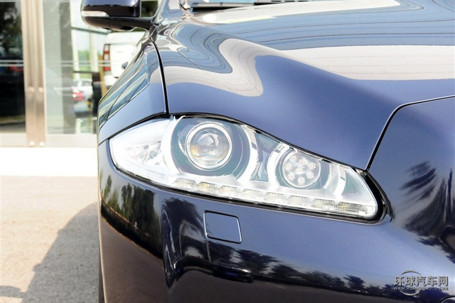 2015款 XJL 2.0T 兩驅典雅商務版