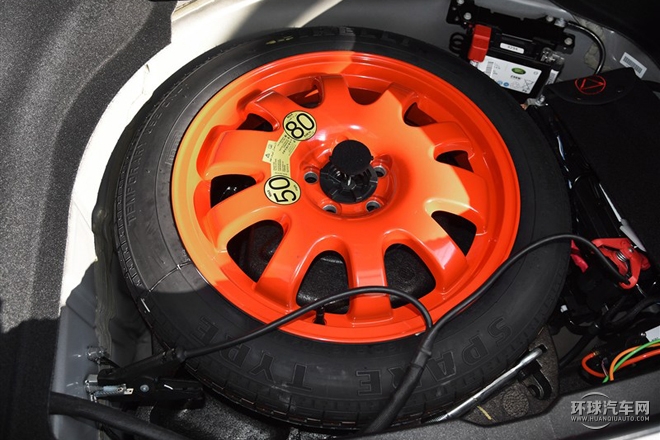 2015款 XJL 2.0T 兩驅(qū)全景商務(wù)版