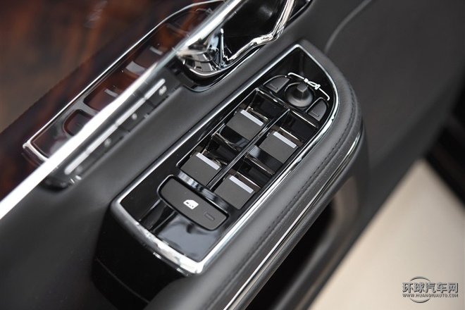 2015款 XJL 2.0T 兩驅全景商務版