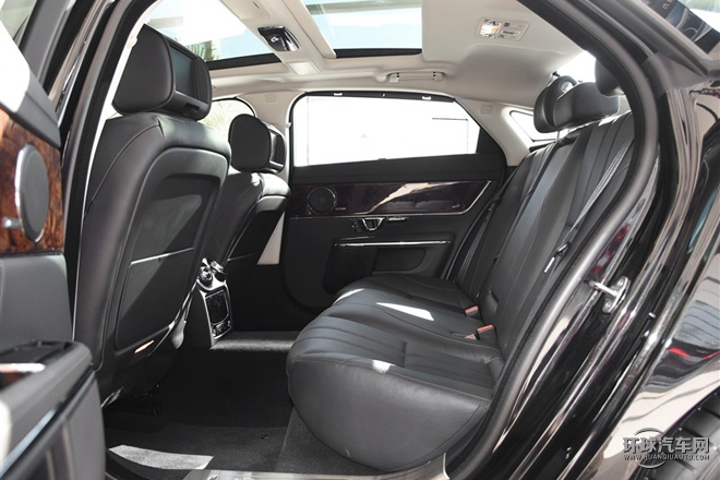 2015款 XJL 2.0T 兩驅全景商務版