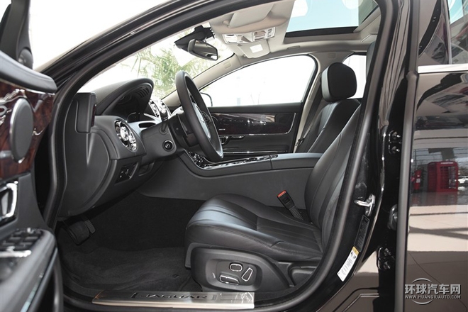 2015款 XJL 2.0T 兩驅(qū)全景商務(wù)版