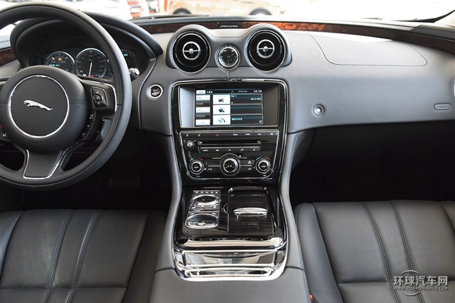 2015款 XJL 2.0T 兩驅全景商務版