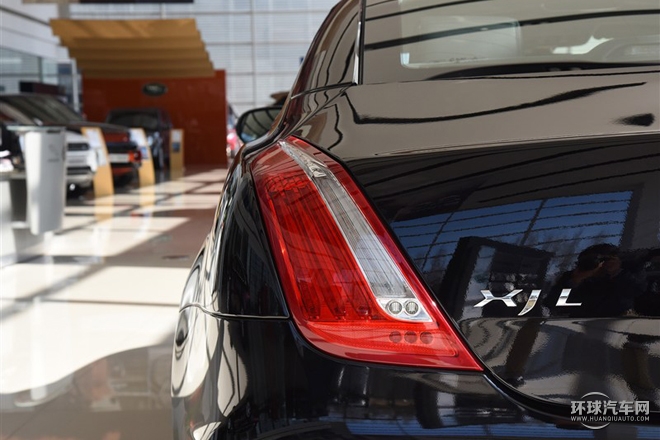 2015款 XJL 2.0T 兩驅全景商務版