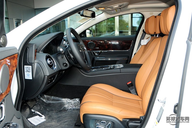 2015款 XJL 2.0T 兩驅(qū)尊享商務(wù)版